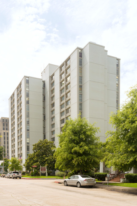 Catholic Presbyterian Apartments in Baton Rouge, LA - Building Photo