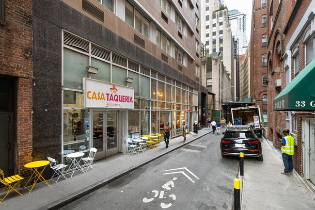 40 FortyGold in New York, NY - Foto de edificio - Building Photo