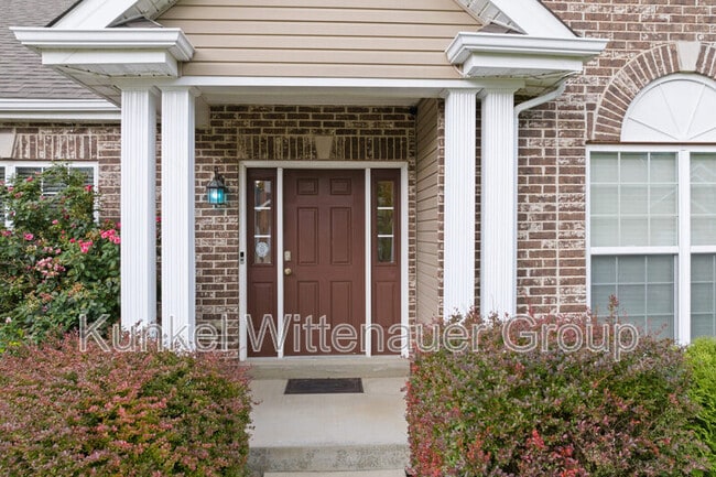 105 Forest Oaks Dr in Caseyville, IL - Building Photo - Building Photo