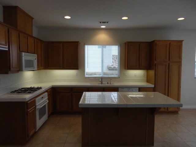 28052 Hayward Dr in Castaic, CA - Building Photo - Building Photo