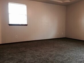 913 Brookhurst Blvd in Yukon, OK - Building Photo - Building Photo