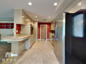 7527 Quail Run Dr in San Antonio, TX - Foto de edificio - Building Photo