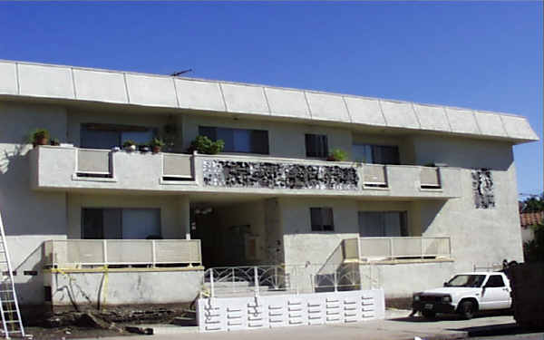 536 N Sweetzer Ave in Los Angeles, CA - Building Photo - Building Photo