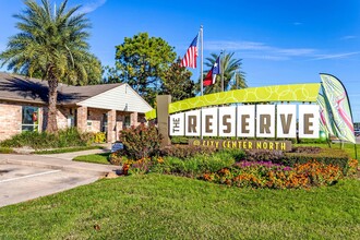 The Reserve at City Center North in Houston, TX - Foto de edificio - Building Photo