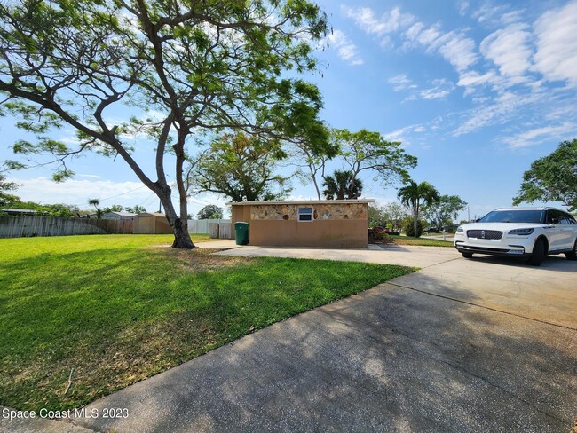 1459 Lillian Dr in Melbourne, FL - Building Photo - Building Photo