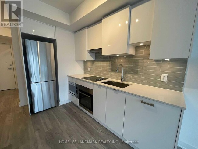 195-2195 Redpath Ave in Toronto, ON - Building Photo - Building Photo