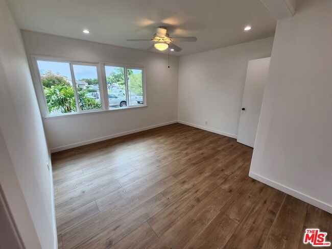 6121 Sylvia Ave in Los Angeles, CA - Building Photo - Building Photo