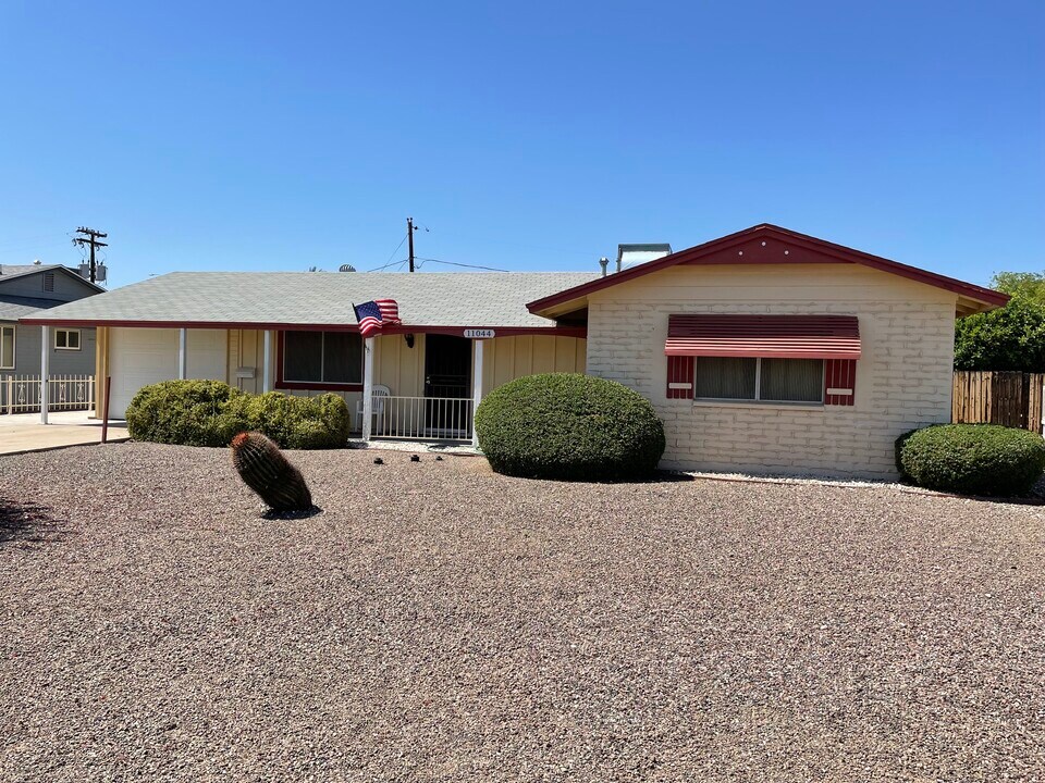 11044 W Sun City Blvd in Sun City, AZ - Building Photo