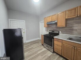 5526 N Mascher St in Philadelphia, PA - Building Photo