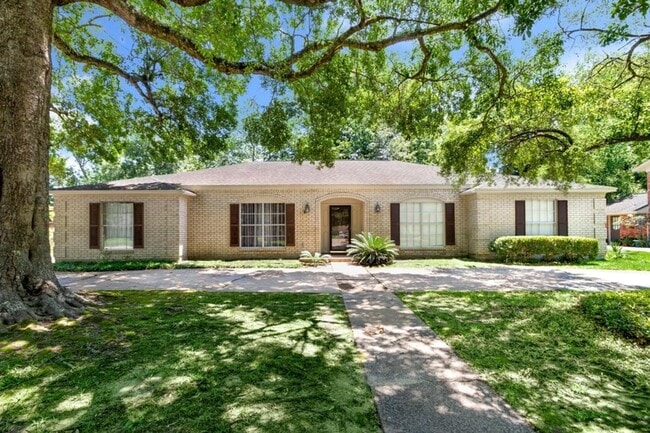 property at 1510 Belvedere Dr