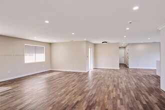 6701 SW 49th Ter in Miami, FL - Building Photo - Building Photo