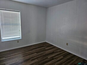 921 W 16th St in Portales, NM - Building Photo - Building Photo