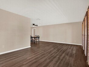 401 Running Horse Rd in Seffner, FL - Building Photo - Building Photo