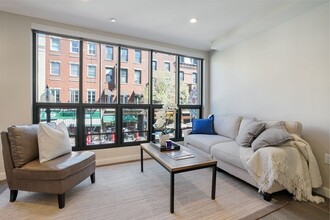 244 Hanover St, Unit 210 in Boston, MA - Building Photo - Building Photo