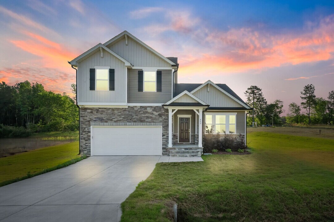 482 Olivia Crossing Ct in Four Oaks, NC - Foto de edificio