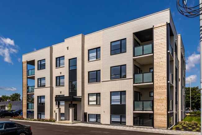 305 Sanche in Boisbriand, QC - Building Photo - Building Photo