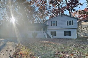 2201 Whitebluff Way in Buford, GA - Building Photo