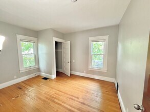 184-186-186 Warwick Ave in Rochester, NY - Foto de edificio - Building Photo