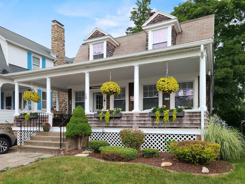 12 Elliott Ave in New London, CT - Foto de edificio