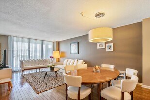 1500 Ocean Dr in Miami Beach, FL - Building Photo