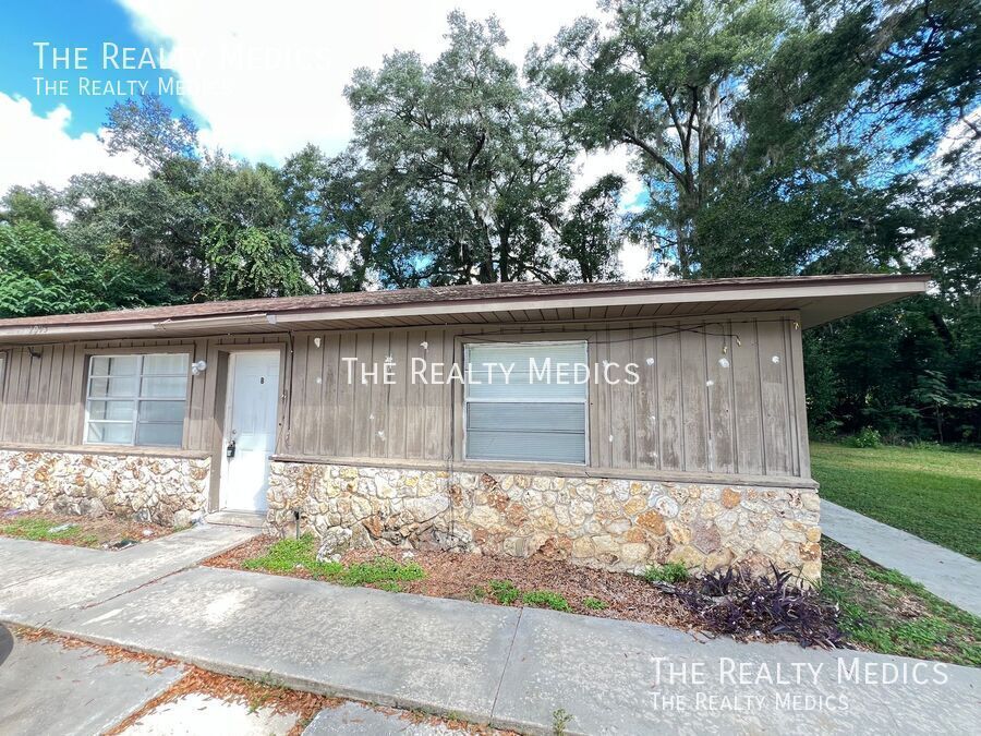 2095 NW 43rd St in Ocala, FL - Building Photo