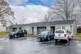 Park Manor in Lebanon, OR - Building Photo - Building Photo