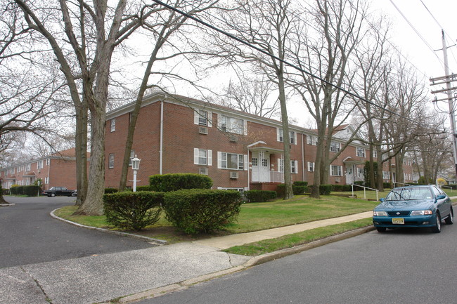 Spring Lake Park Apartments in Spring Lake, NJ - Building Photo - Building Photo