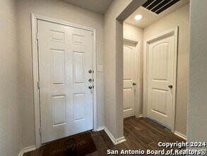 7518 Hercules Point in San Antonio, TX - Building Photo - Building Photo