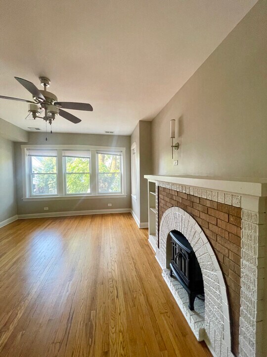 3549 W Dickens Ave in Chicago, IL - Building Photo