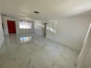 1443 Harding St in Hollywood, FL - Building Photo - Building Photo