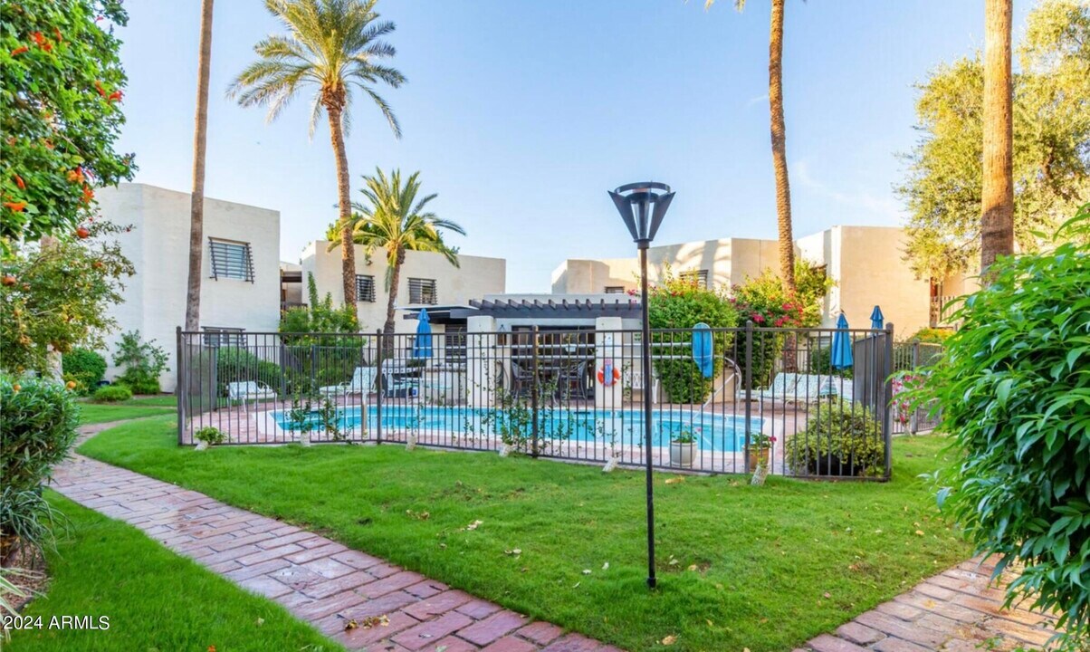 6840 E 2nd St in Scottsdale, AZ - Building Photo