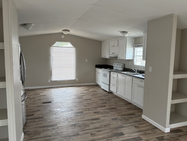 80 Redwood Ln in Atmore, AL - Foto de edificio - Building Photo