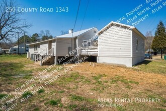 250 Co Rd 1343 in Vinemont, AL - Foto de edificio - Building Photo