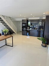 3121 Commodore Plaza in Miami, FL - Building Photo - Building Photo
