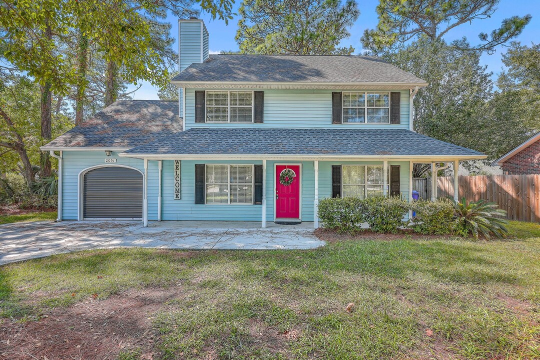 2051 Infantry Dr in Mount Pleasant, SC - Building Photo