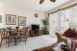 7679 Fitzclarence St in Kissimmee, FL - Building Photo