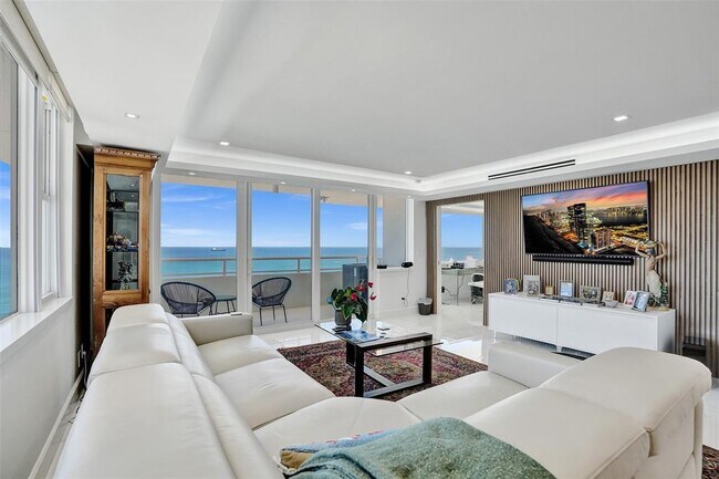 545 S Fort Lauderdale Beach Blvd, Unit 1701 in Fort Lauderdale, FL - Foto de edificio - Building Photo