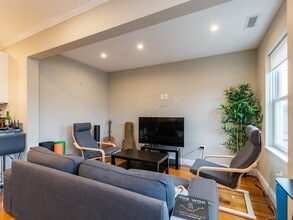 107 Kenrick St, Unit 107 in Boston, MA - Building Photo - Building Photo