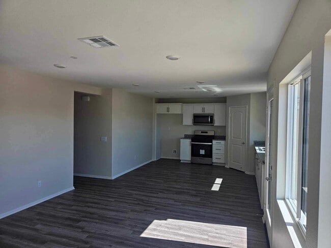 8532 Woodrose St in Jurupa Valley, CA - Building Photo - Building Photo