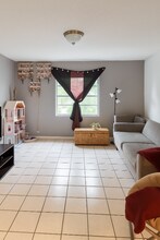 3721 SW 60th Ave in Davie, FL - Building Photo - Building Photo