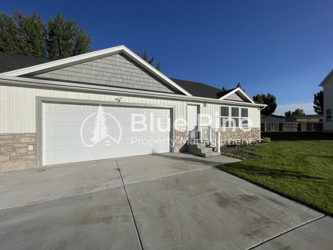 property at 3221 E St