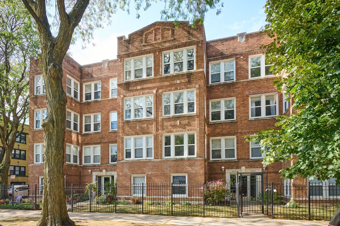 4904 N Springfield Ave in Chicago, IL - Building Photo