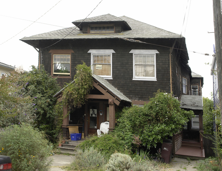 1926 11th Ave in Oakland, CA - Building Photo