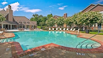 Hamptons at Woodland Pointe Apartments