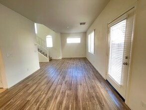 10618 Allegrini Dr in Las Vegas, NV - Building Photo - Building Photo