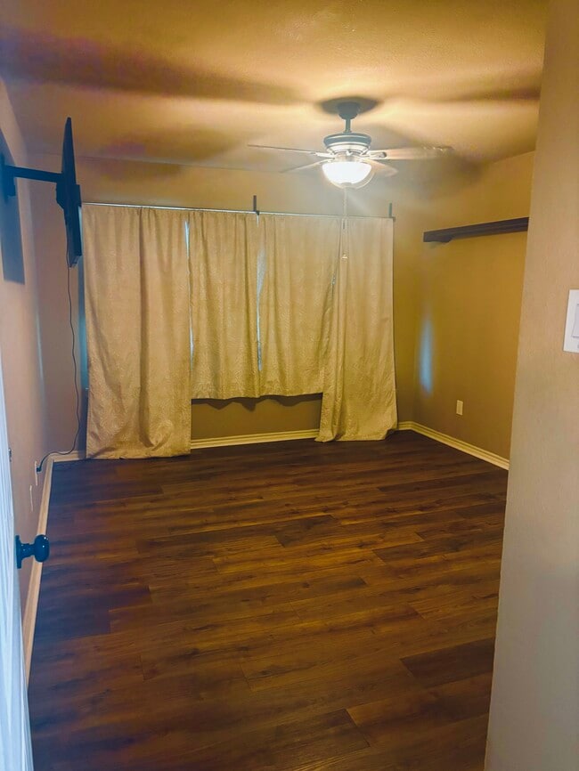 1148 White Lake Ct in Fort Worth, TX - Foto de edificio - Building Photo