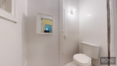 165 E 87th St in New York, NY - Building Photo - Building Photo