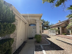 8317 San Ramon Dr in Las Vegas, NV - Building Photo - Building Photo