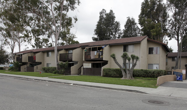 West Creek Apartments in Garden Grove, CA - Building Photo - Building Photo