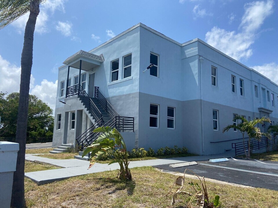 1401 Division Ave in West Palm Beach, FL - Building Photo